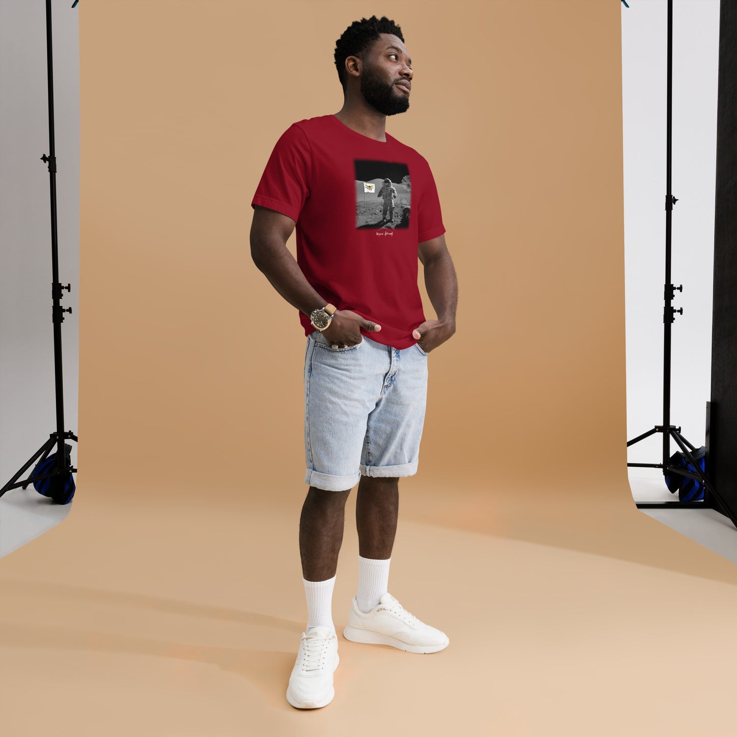 VI MAN ON MOON UNISEX T-SHIRT